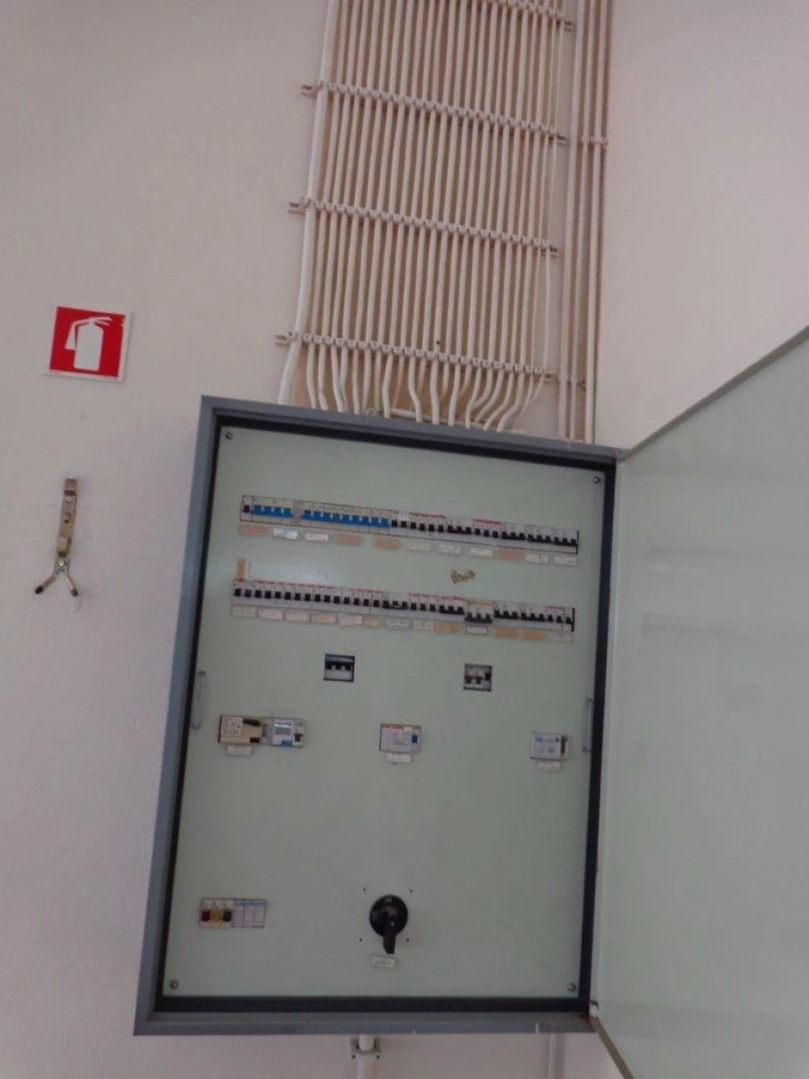 Armazém para Venda em Serzedo e Perosinho Foto 43