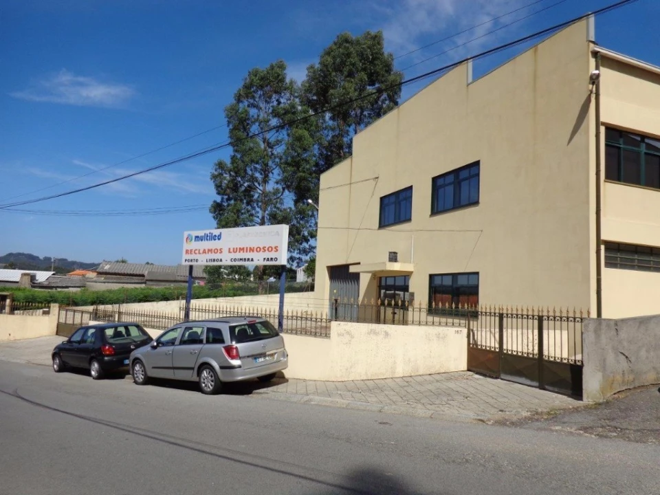 Armazém para Venda em Serzedo e Perosinho Foto 5