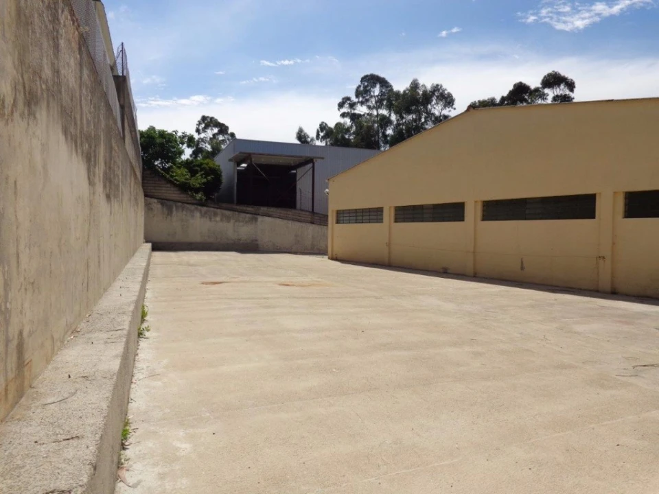 Armazém para Venda em Serzedo e Perosinho Foto 11