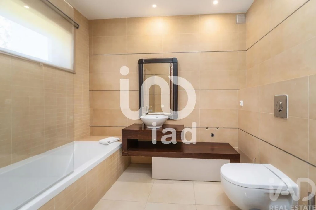 Moradia T4 para Venda em Loule (São Sebastião) Foto 16