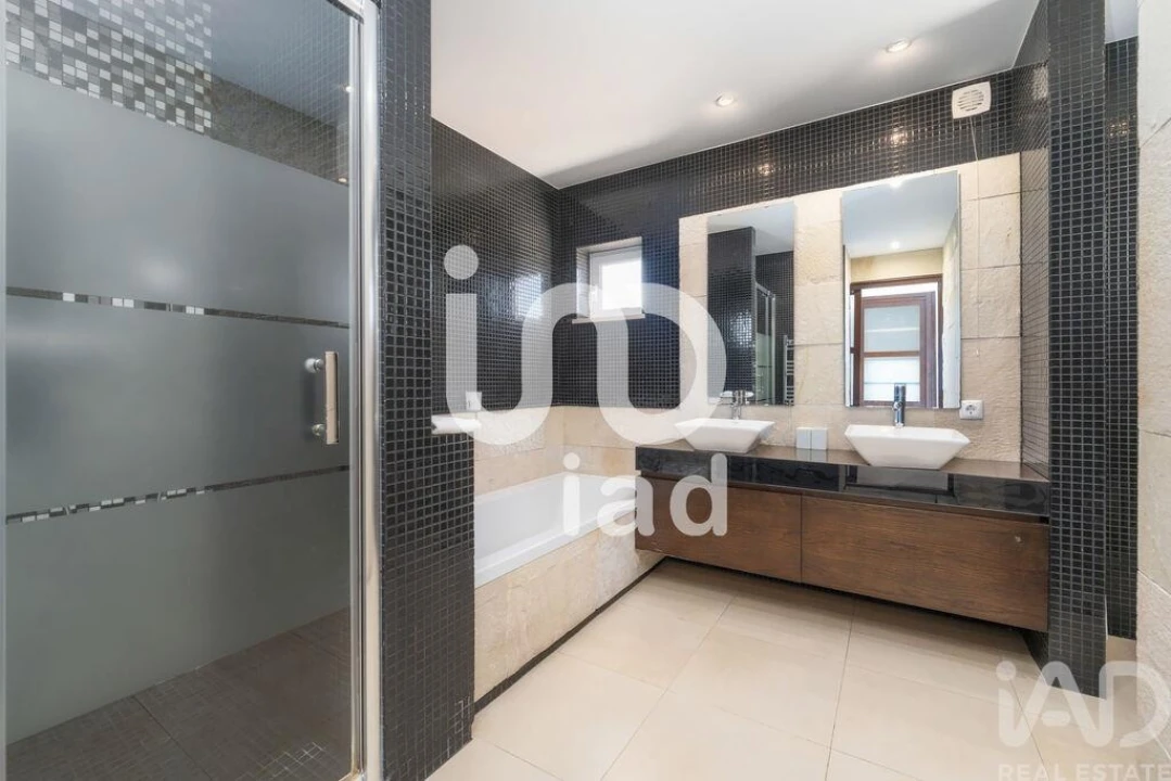 Moradia T4 para Venda em Loule (São Sebastião) Foto 21