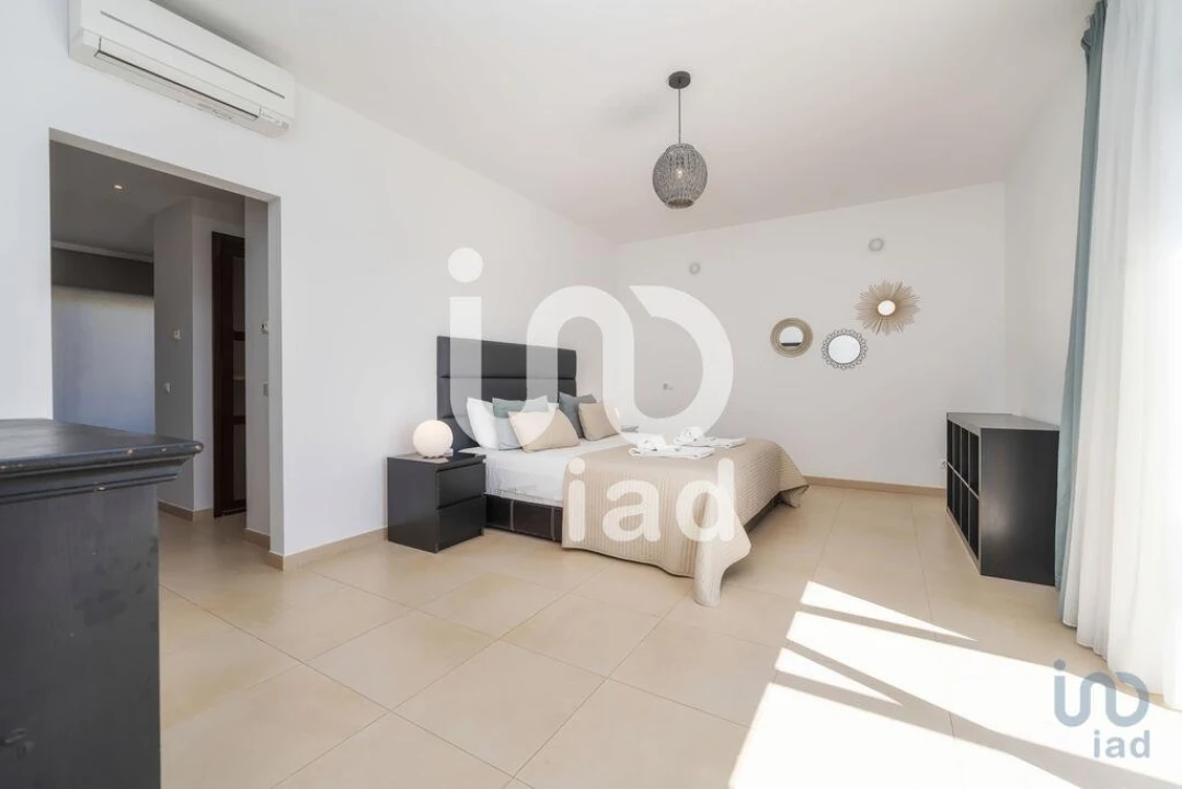 Moradia T4 para Venda em Loule (São Sebastião) Foto 14