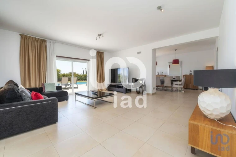 Moradia T4 para Venda em Loule (São Sebastião) Foto 4