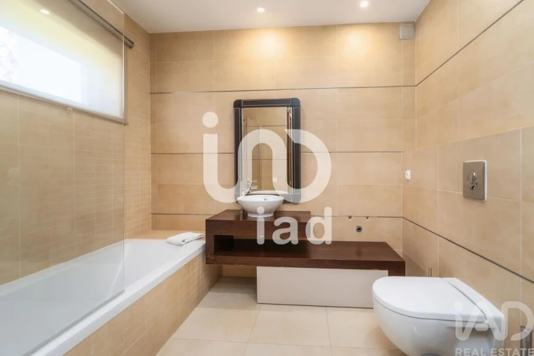 Moradia T4 para Venda em Loule (São Sebastião) Foto 16