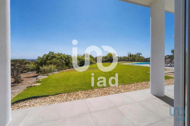 Moradia T4 para Venda em Loule (São Sebastião) Foto 11