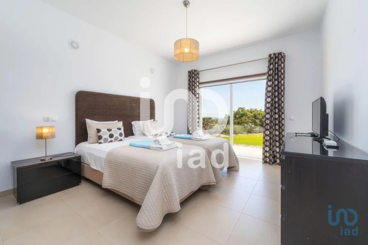 Moradia T4 para Venda em Loule (São Sebastião) Foto 9