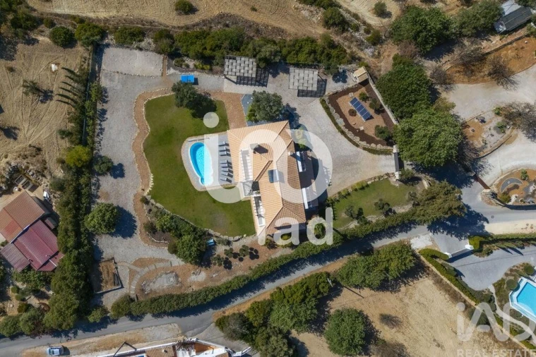 Moradia T4 para Venda em Loule (São Sebastião) Foto 29