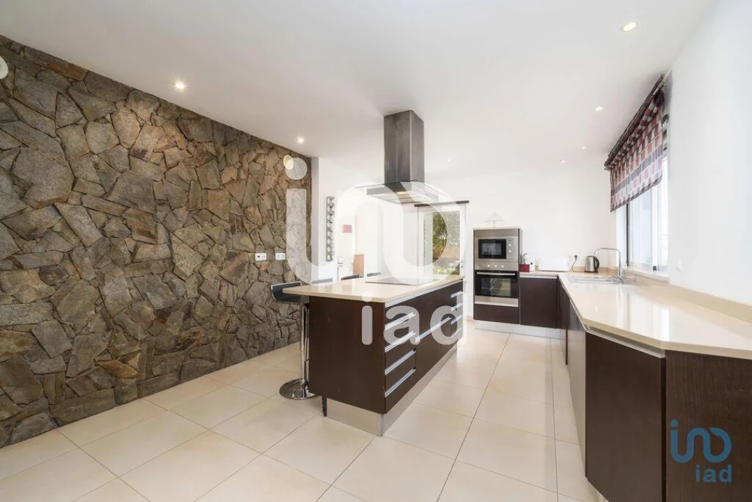 Moradia T4 para Venda em Loule (São Sebastião) Foto 7