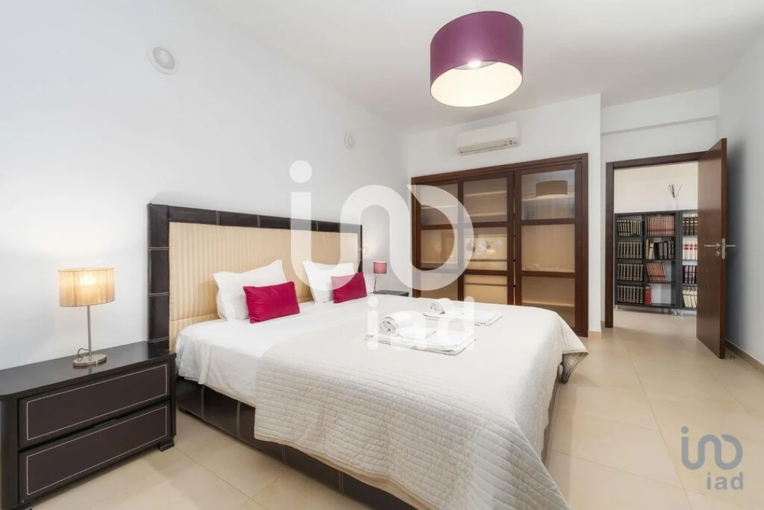 Moradia T4 para Venda em Loule (São Sebastião) Foto 10