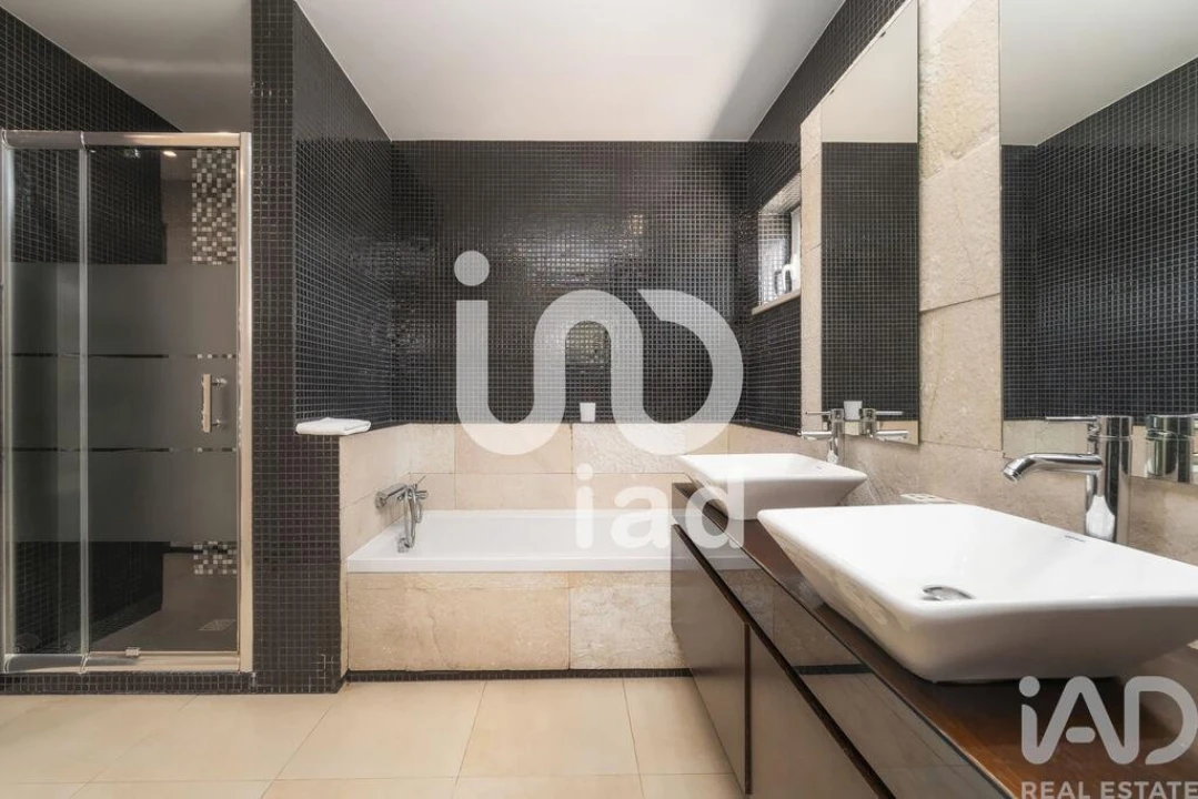 Moradia T4 para Venda em Loule (São Sebastião) Foto 22