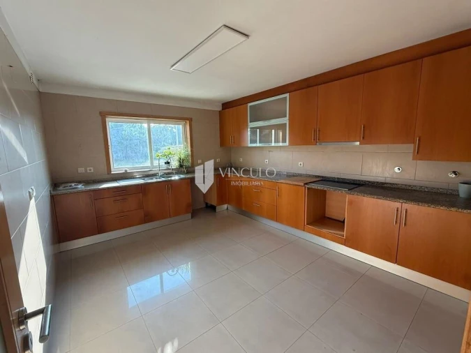 Moradia T4 para Venda em Cabanelas Foto 4