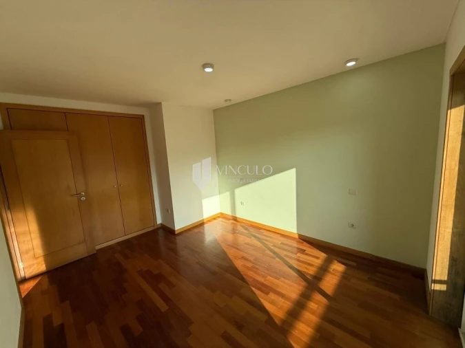 Moradia T4 para Venda em Cabanelas Foto 10