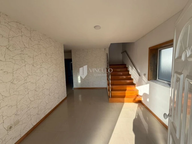 Moradia T4 para Venda em Cabanelas Foto 3