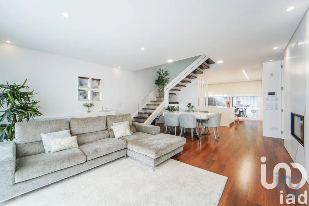 Moradia T4 para Venda em Darque Foto 3