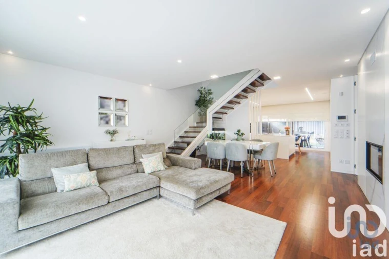 Moradia T4 para Venda em Darque Foto 3