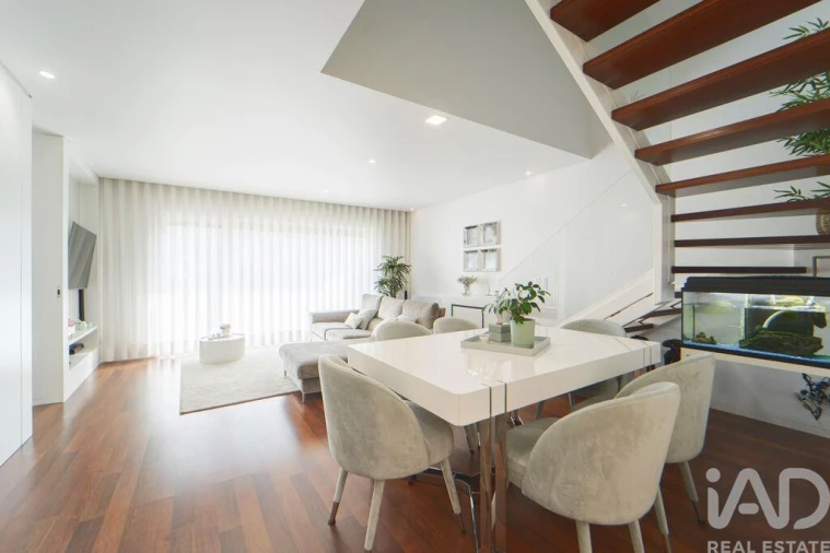 Moradia T4 para Venda em Darque Foto 17