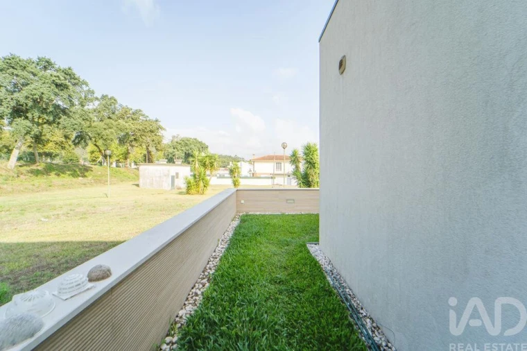 Moradia T4 para Venda em Darque Foto 15