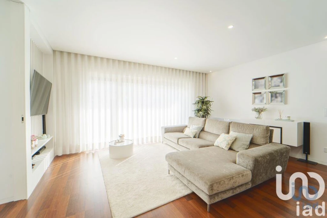 Moradia T4 para Venda em Darque Foto 5