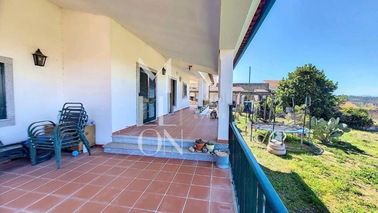 Moradia T4 para Venda em Ervedal e Vila Franca da Beira Foto 5