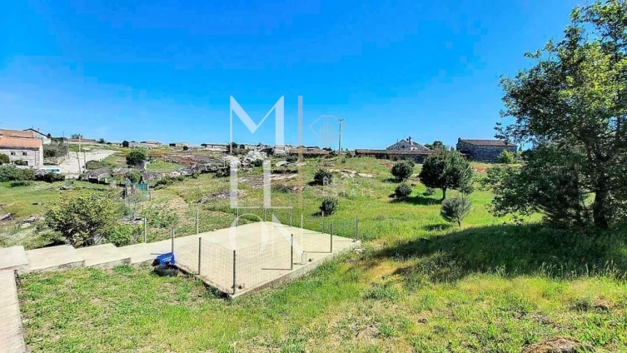 Moradia T4 para Venda em Ervedal e Vila Franca da Beira Foto 25