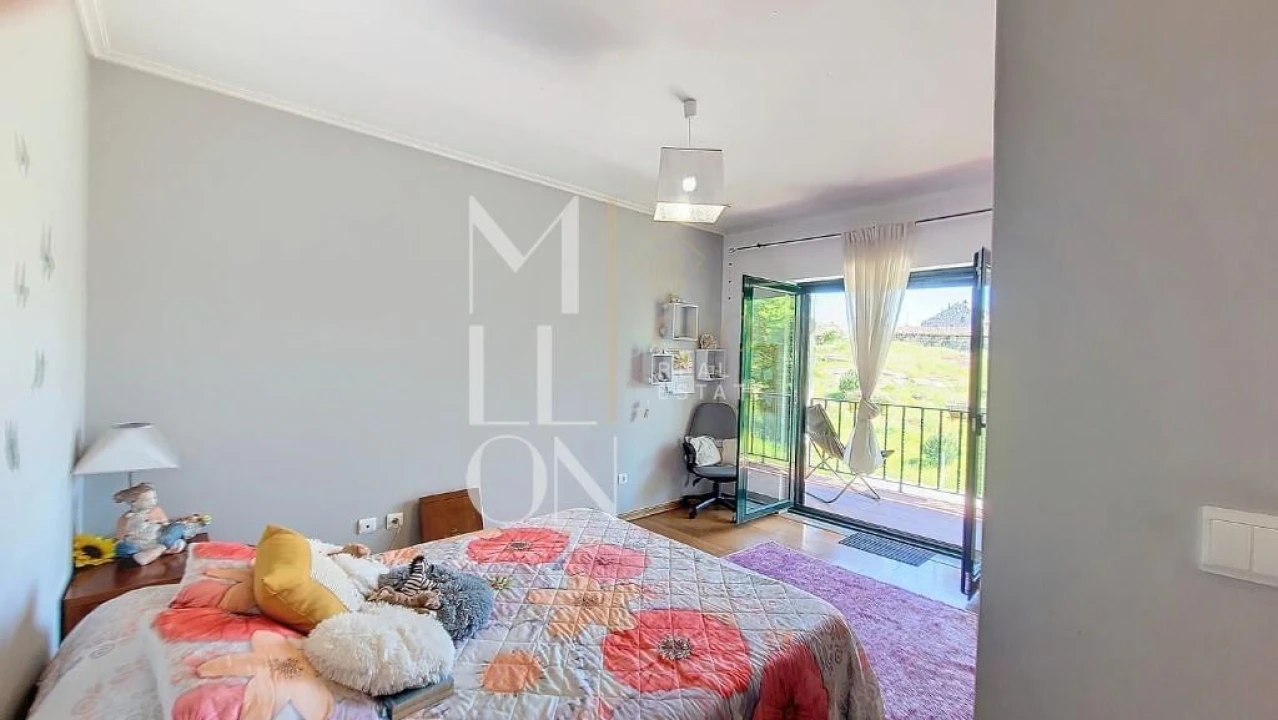 Moradia T4 para Venda em Ervedal e Vila Franca da Beira Foto 11