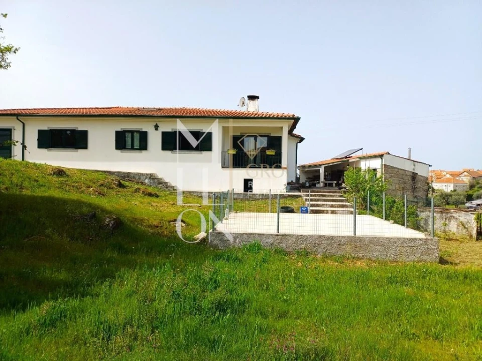 Moradia T4 para Venda em Ervedal e Vila Franca da Beira Foto 18