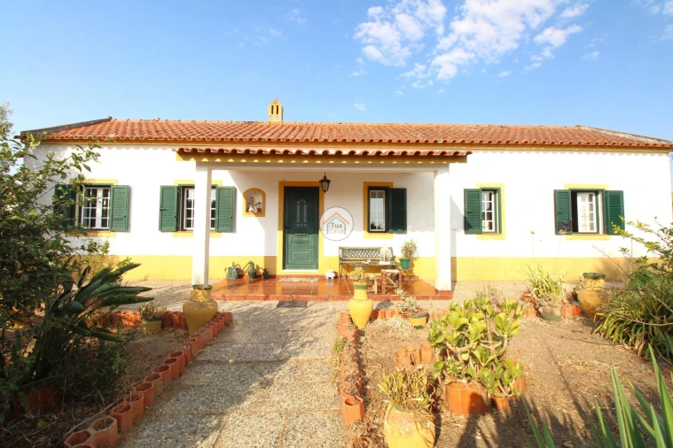 Quinta T2 para Venda em Foros de Vale de Figueira