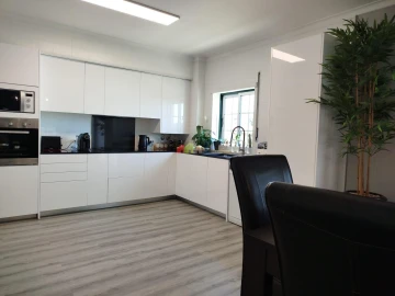 Apartamento T3 para Venda em Parceiros e Azoia