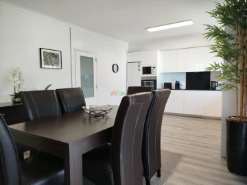 Apartamento T3 para Venda em Parceiros e Azoia