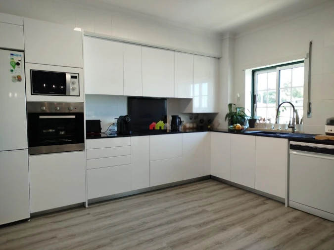 Apartamento T3 para Venda em Parceiros e Azoia Foto 4
