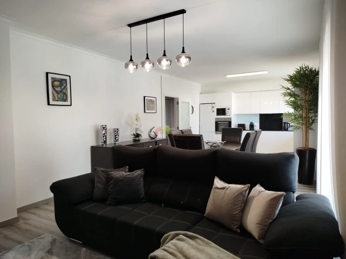 Apartamento T3 para Venda em Parceiros e Azoia Foto 11