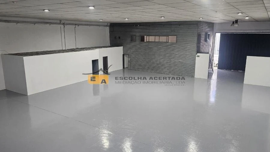 Armazém para Arrendamento em Perafita, Lavra e Santa Cruz do Bispo