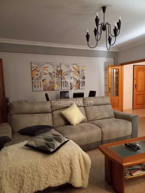 Apartamento T3 para Venda em Baixa da Banheira e Vale da Amoreira