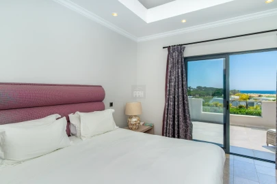 Moradia T5 para Venda em Loule (São Clemente)