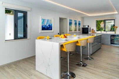 Moradia T5 para Venda em Loule (São Clemente)