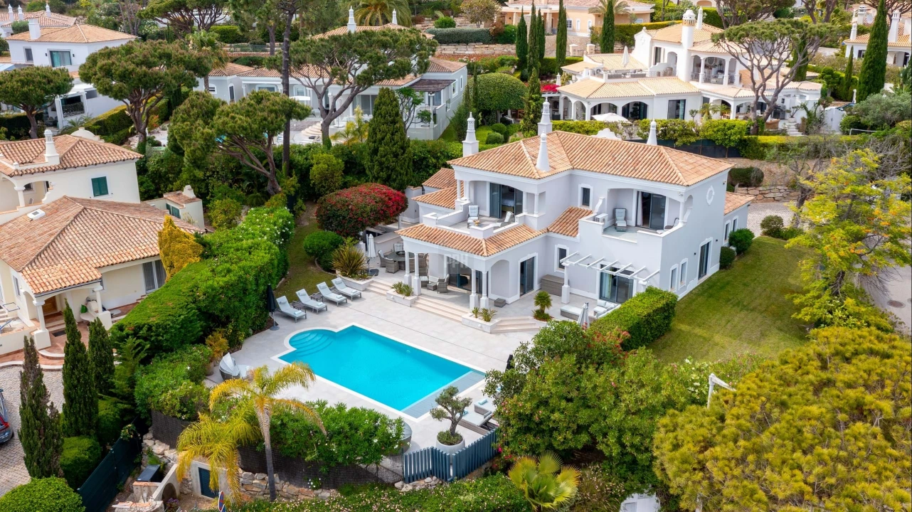 Moradia T5 para Venda em Loule (São Clemente) Foto 1