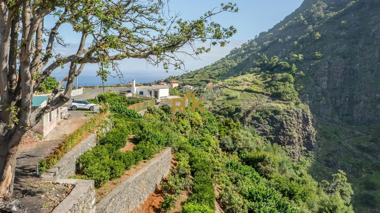 Moradia T5 para Venda em Faial Foto 24