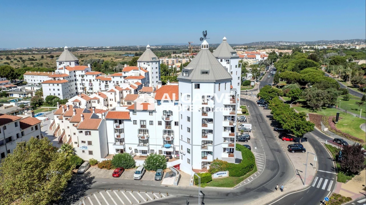 Apartamento T1 para Venda em Quarteira Foto 6