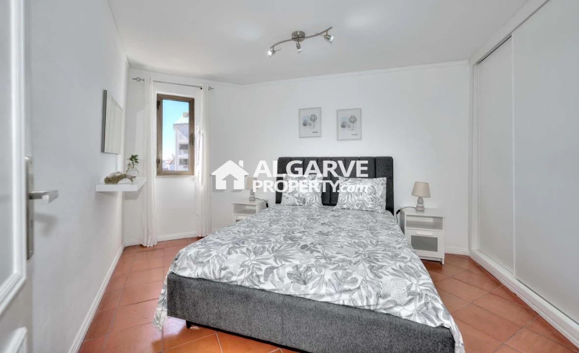 Apartamento T1 para Venda em Quarteira Foto 5