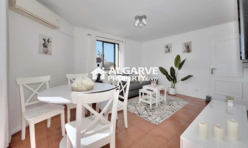 Apartamento T1 para Venda em Quarteira Foto 2