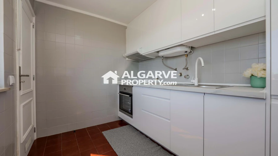 Apartamento T1 para Venda em Quarteira Foto 8