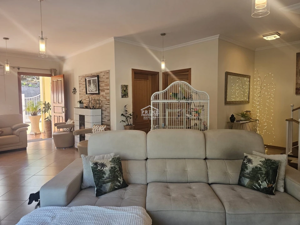 Moradia T3 para Venda em Arco da Calheta Foto 8