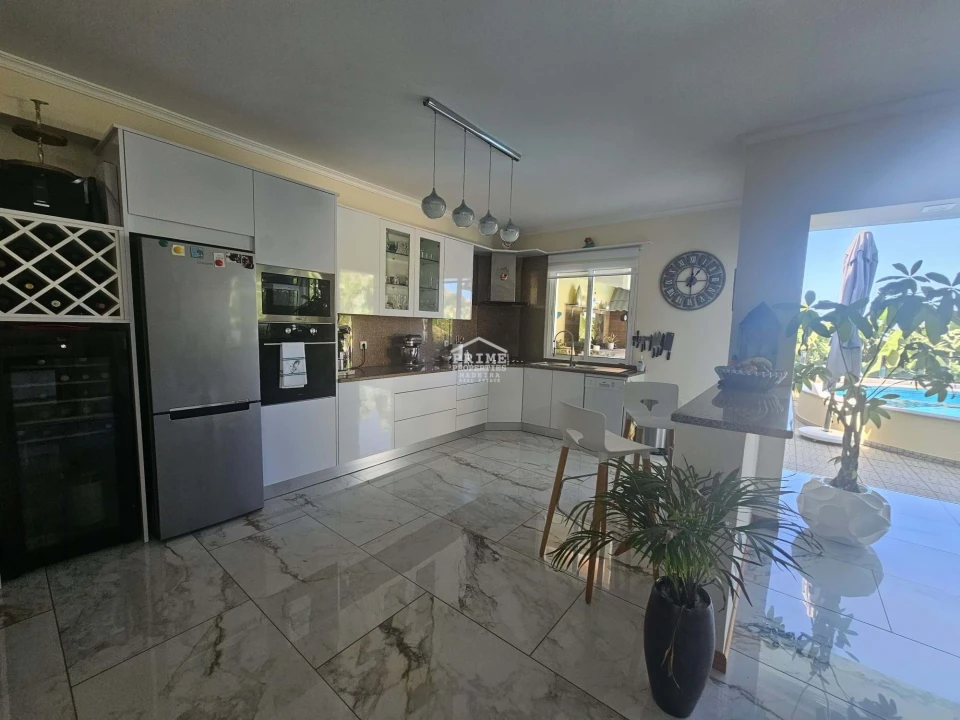 Moradia T3 para Venda em Arco da Calheta Foto 10