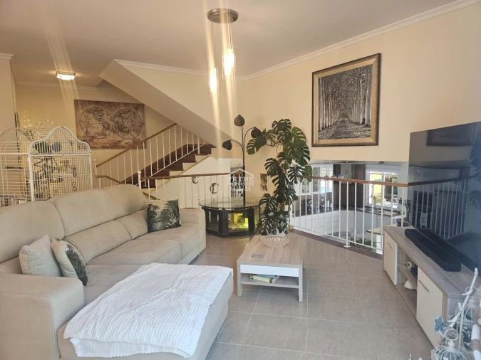 Moradia T3 para Venda em Arco da Calheta Foto 6