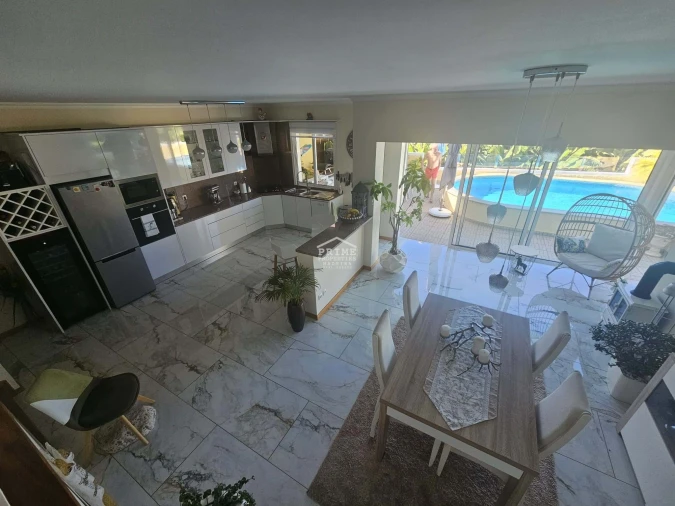 Moradia T3 para Venda em Arco da Calheta Foto 4