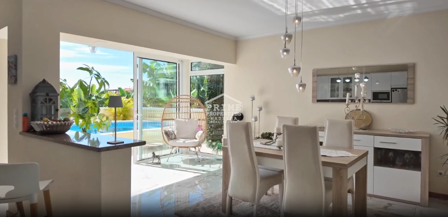 Moradia T3 para Venda em Arco da Calheta Foto 17