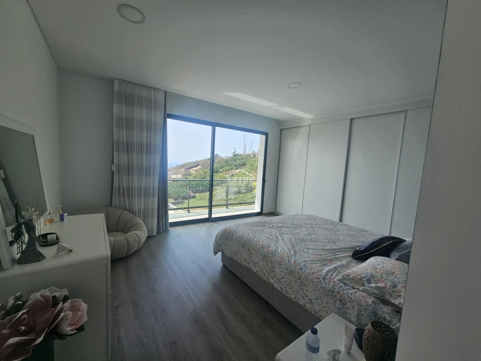 Moradia T4 para Venda em Ribeira Brava Foto 26