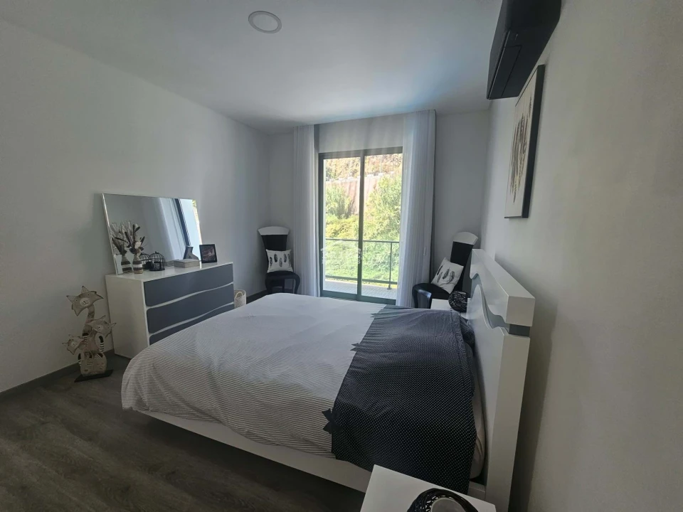 Moradia T4 para Venda em Ribeira Brava Foto 13