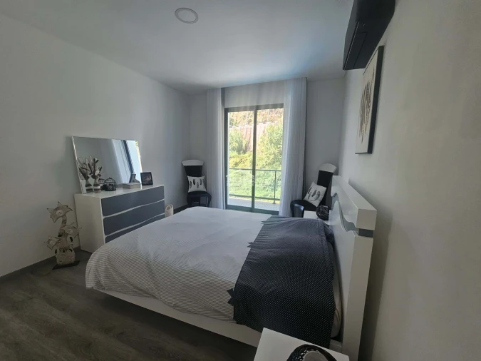 Moradia T4 para Venda em Ribeira Brava Foto 13