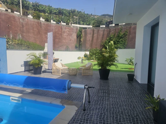 Moradia T4 para Venda em Ribeira Brava Foto 32